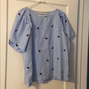 Blouse with puffy sleeves